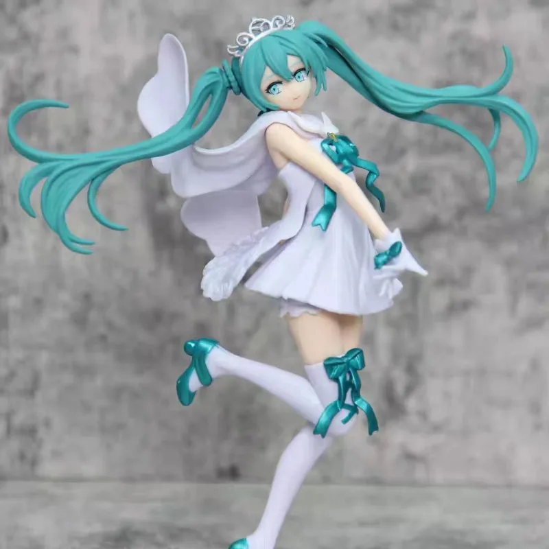Sweet Hatsune Miku new cute creative anime doll figure model children's toys desktop fashion decoration ornaments holiday gifts
