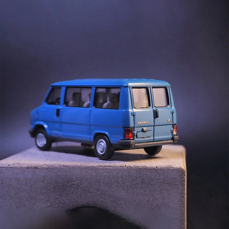 J5 버스 1982 시뮬레이션 플라스틱 자동차 모델, 정적 디스플레이, 수집용 장난감 선물, 기념품 장식, 1/87 체중계