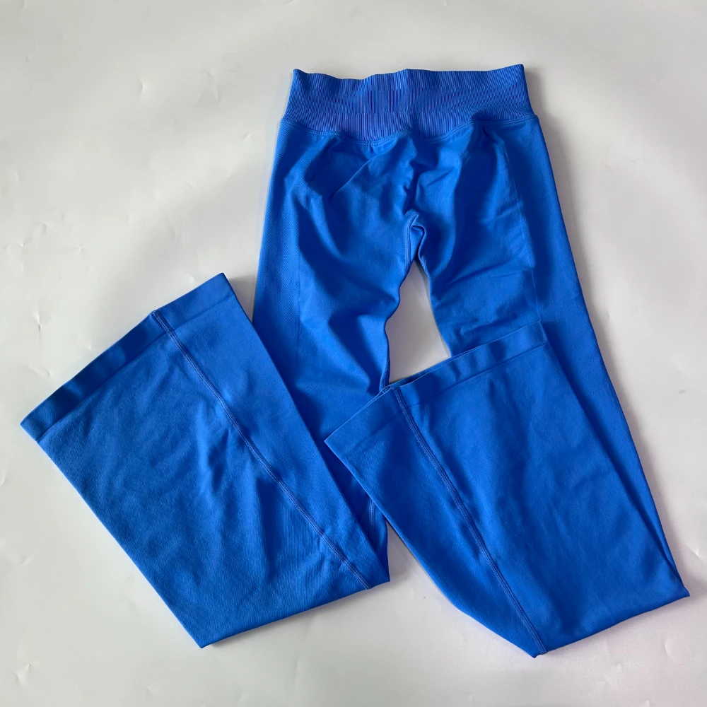 Flares Scrunch Booty Leggings für Damen, Nahtlose Yoga-Hose, Hochgeschnittene Schlaghose, Squat-Proof Sport-Tights, Workout-Hose – Detail 11