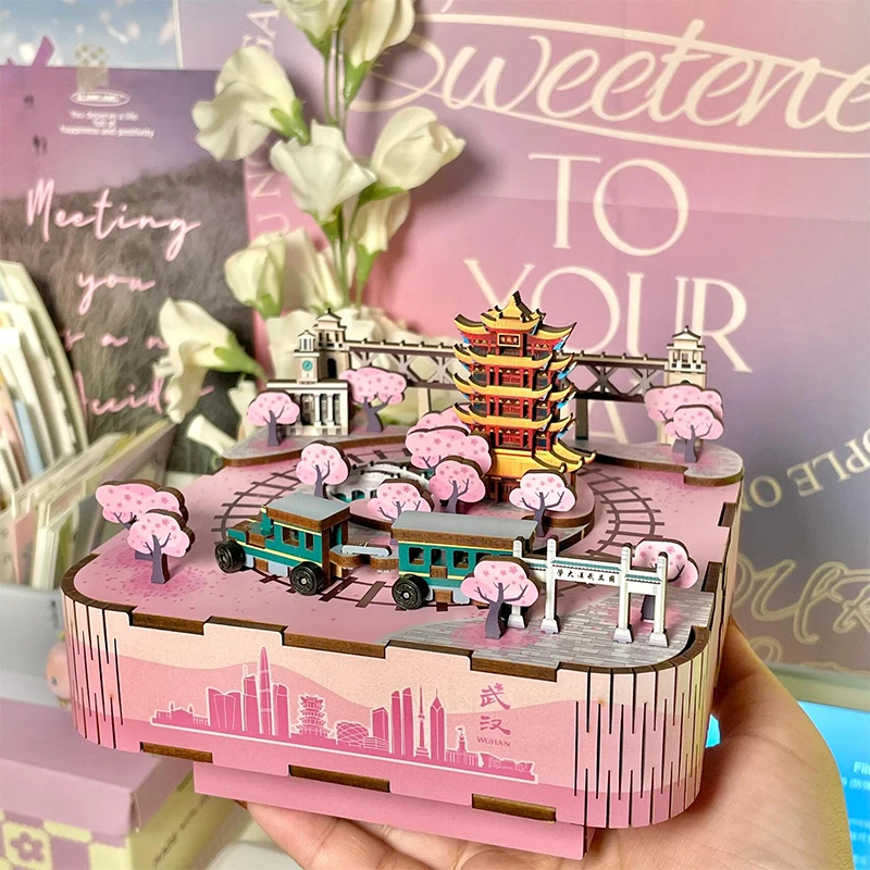 DIY 3D Drewniana pozytywka Wuhan's Cherry Blossom Miniaturowe zestawy modeli Puzzle ze światłem może poruszać dla przyjaciela Prezenty urodzinowe