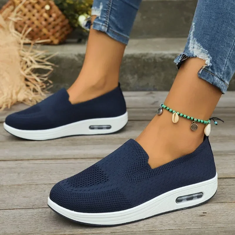 2024 Summer Women\'s Fashionable Vulcanized Shoes Thick Sole Solid Color Breathable Women\'s Shoes Casual Comfortable Sports Shoes