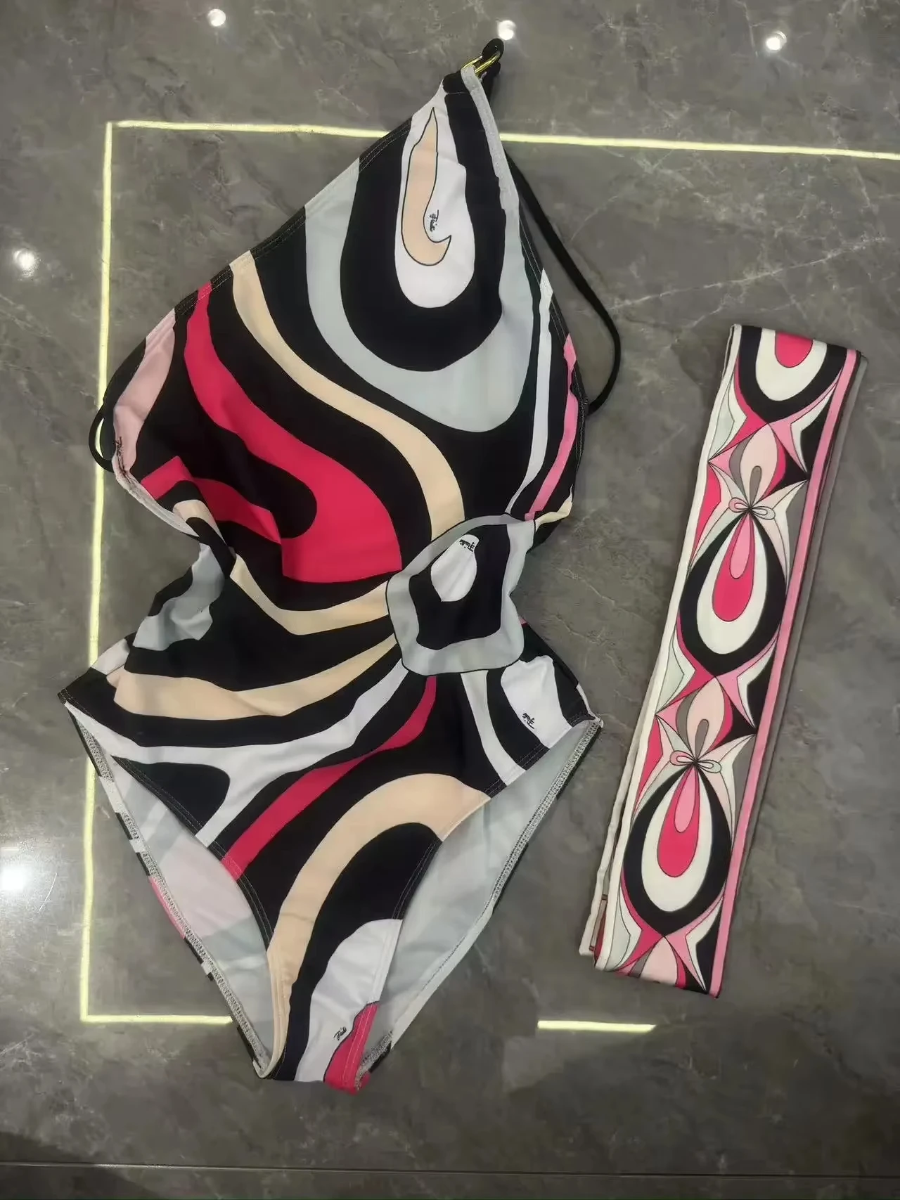 2025 بيكيني ملون للنساء وشاح ملابس سباحة ردائه ملابس السباحة عقال بحر مخطط ثوب السباحة