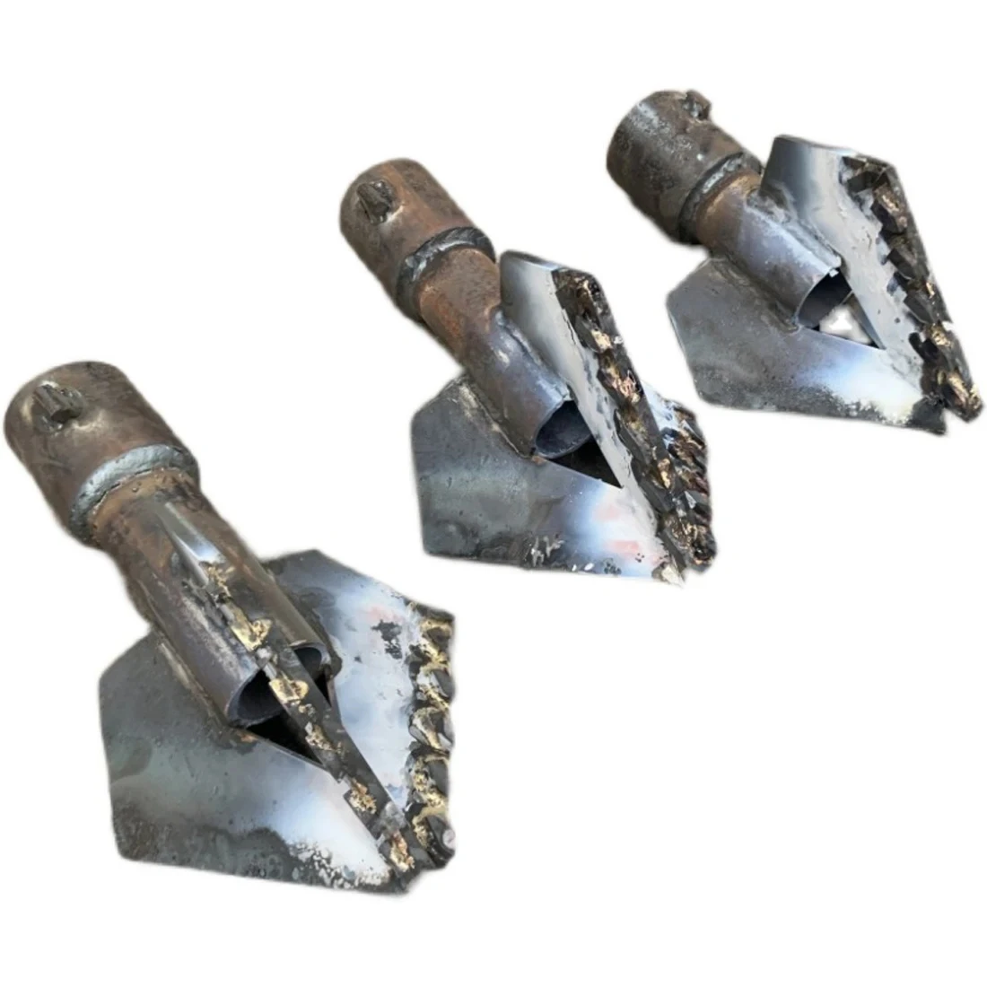 

Well drilling machine drill bit three-blade carbide drill bit well drilling small household mud layer drill bit