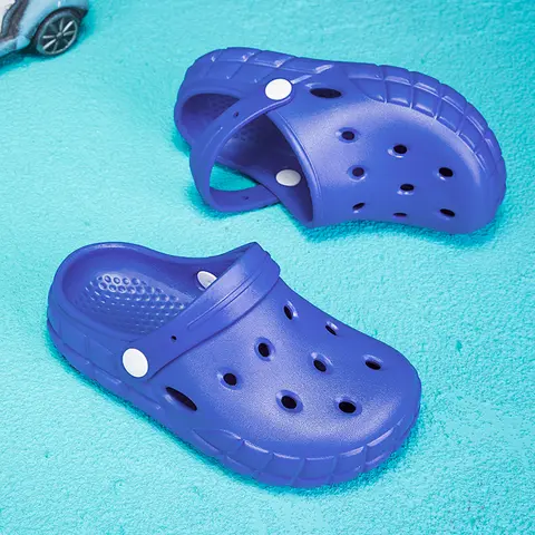 2025 여름 미니멀리즘 귀여운 어린이 소년 소녀 미끄럼 방지 구멍이있는 실내 방해 신발 비치 샌들 부드러운 밑창 어린이 슬리퍼