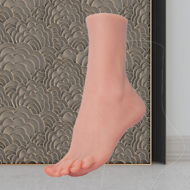 

Lifelike Silicone Foot Model Large Female Simulation Mannequin Fetish Feet Manicure False Nail Art Jewelry Display Props
