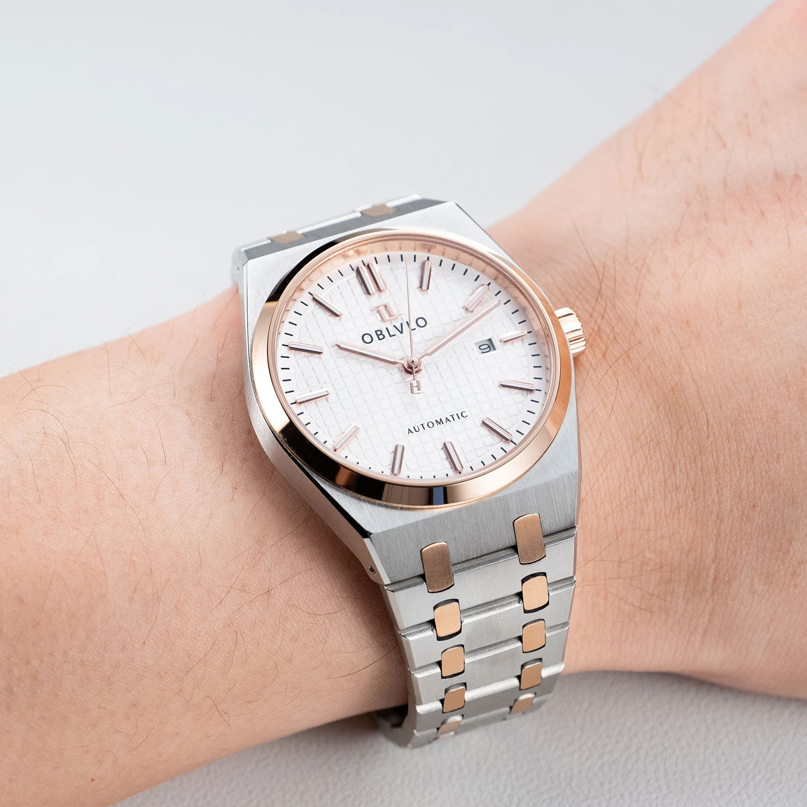 OBLVLO Luxury Mens Two Tone Stainless Steel Automatic Watch with Date 41mm Luminous Waterproof Mechanical Business Watch TM-SIM