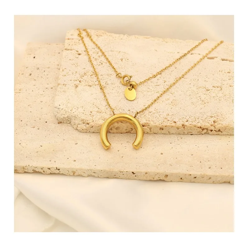 

Processing Custom Gold Pendant Necklace Women's Versatile Collarbone Chain Simple Light Luxury Stainless Steel Jewelry