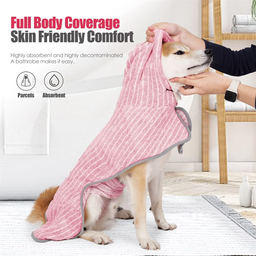 Pet Cleaning A Large Dog Wearing A Dog Bathrobe Will Absorb Moisture And Wrap It In A Towel For Quick Drying And Reuse Bathrobe