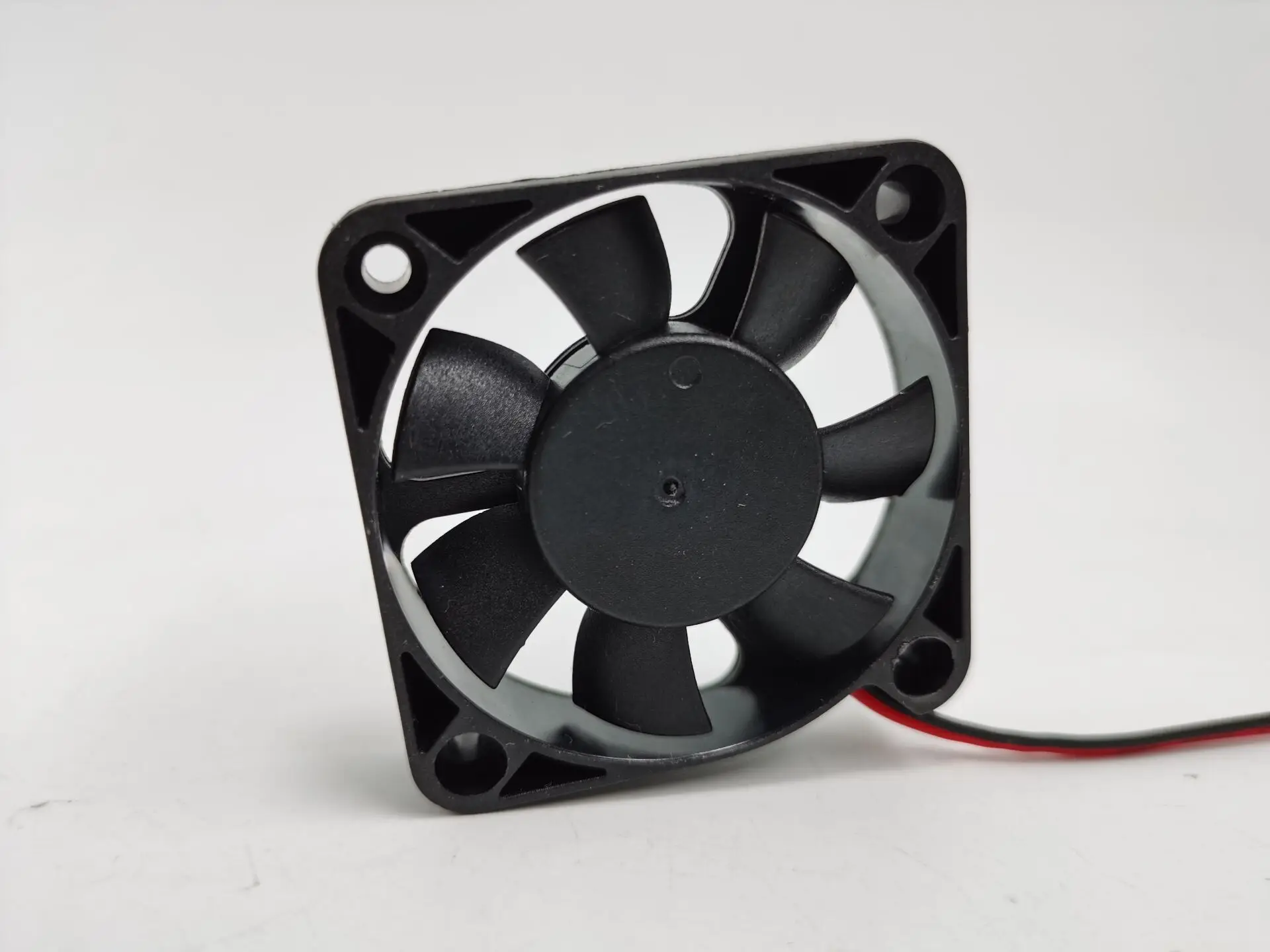 Silent 5010 5012 5CM DC brushless 12V charger 50 * 50 * 12MM chassis 5CM cooling fan