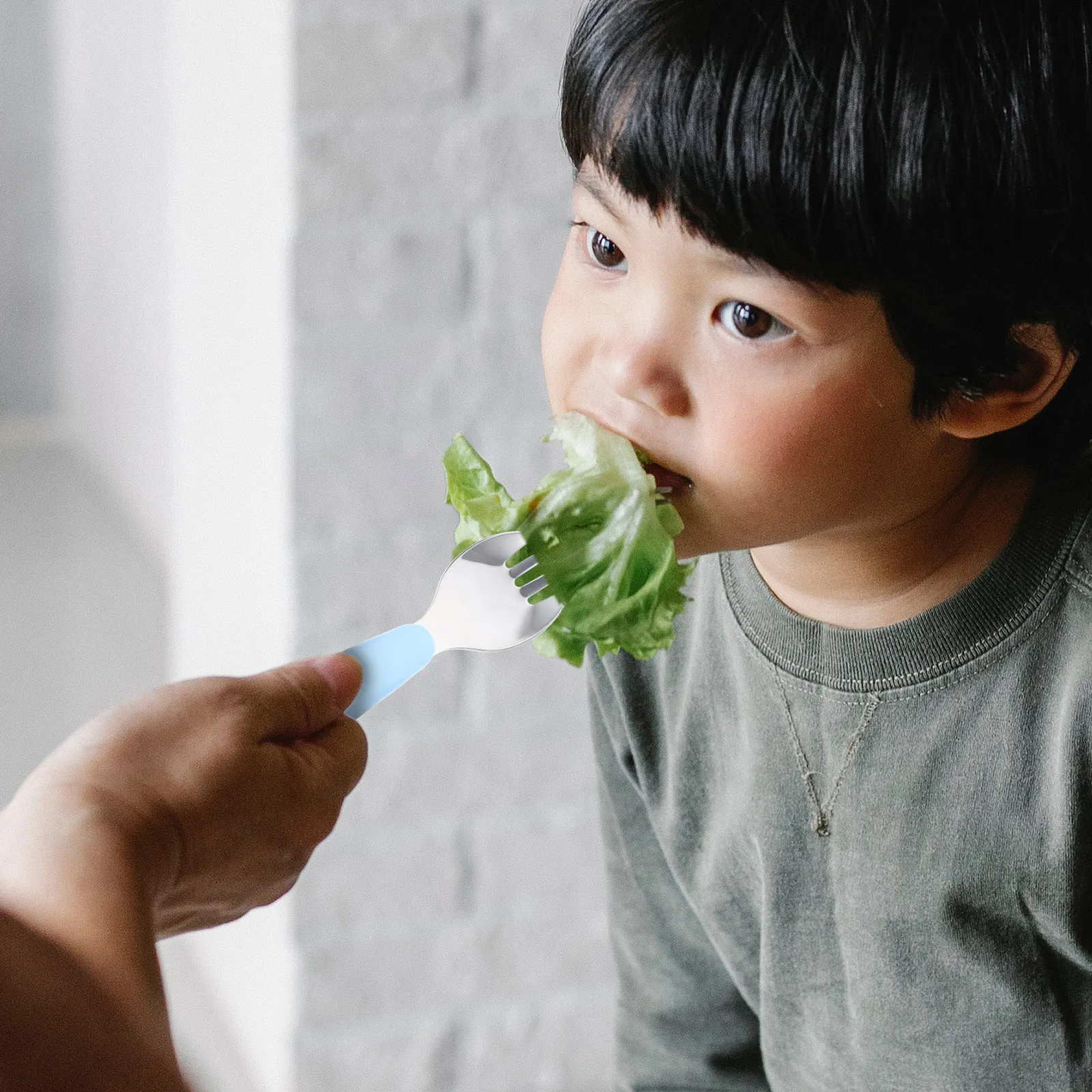 幼児用フォークとスプーンのセット。ステンレス製で、滑り止め加 - Self Feed Spoon のレビューと価格