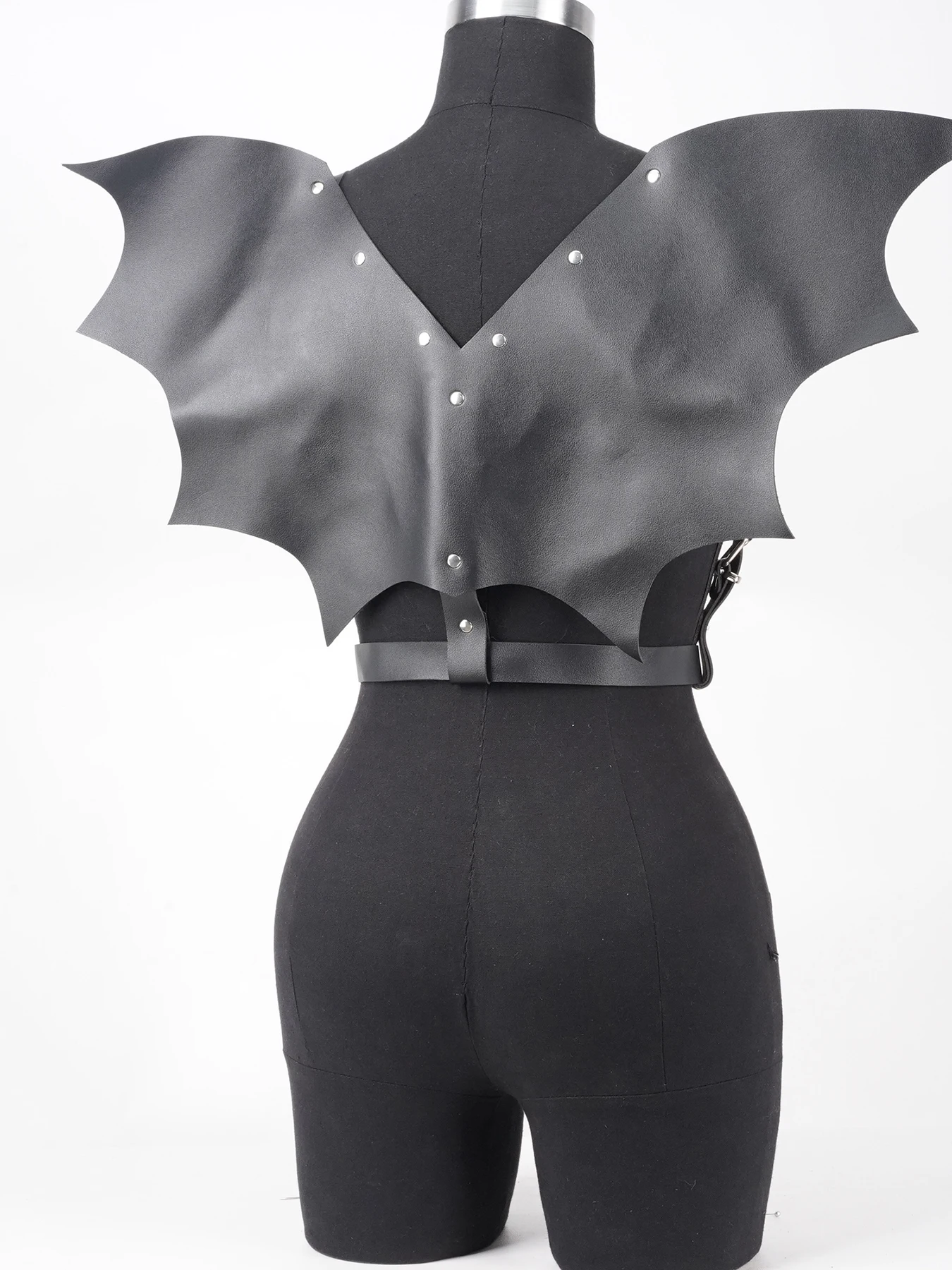 Punk Leder Körperkette Punk Leder Taillenkette Punk Taillengürtel Damen Halloween Fledermausflügel-Gurt, Punk Gothic Leder Verstellbarer Schultergurt, Cosplay Kostüm-Accessoires, Clubwear Outfit, Festival – Detail 7