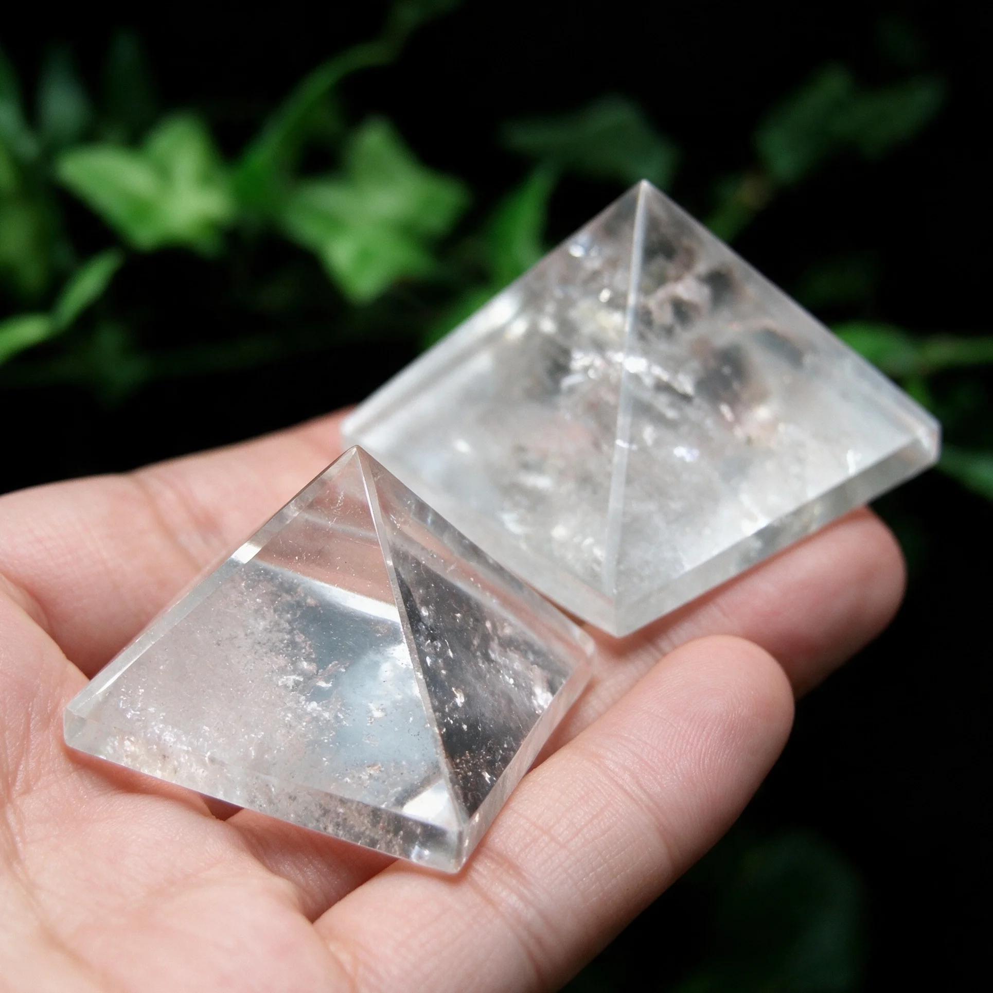 1pc Unique Handcrafted White Crystal Pyramid Carving, Crystal Decoration Stone for Home Decoration/Desk Decorations