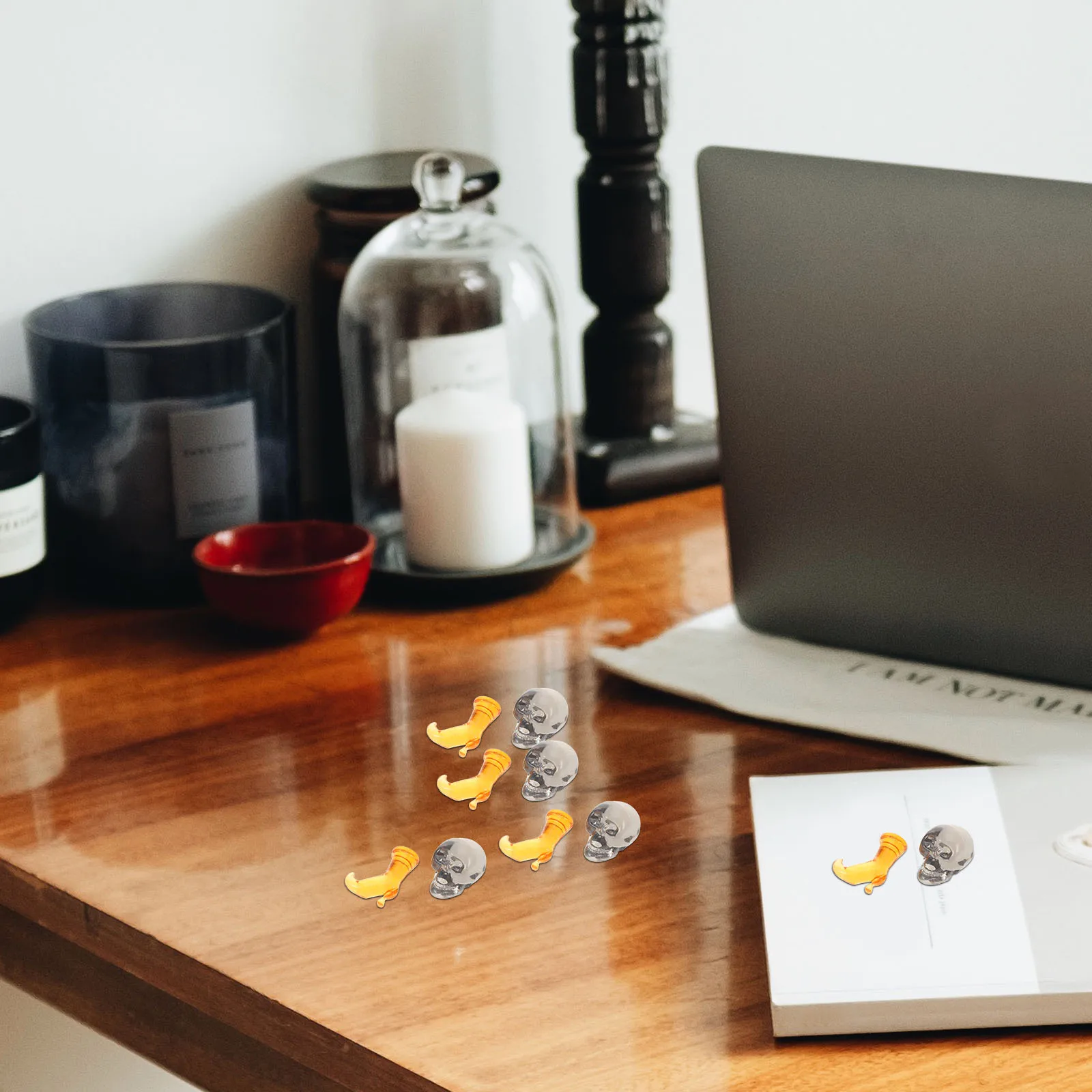 

2Pcs Halloween Skull Decoration Plastic Acrylic Mini Desktop Ornaments Boot Small Ghost Indoor Decor Party Supplies