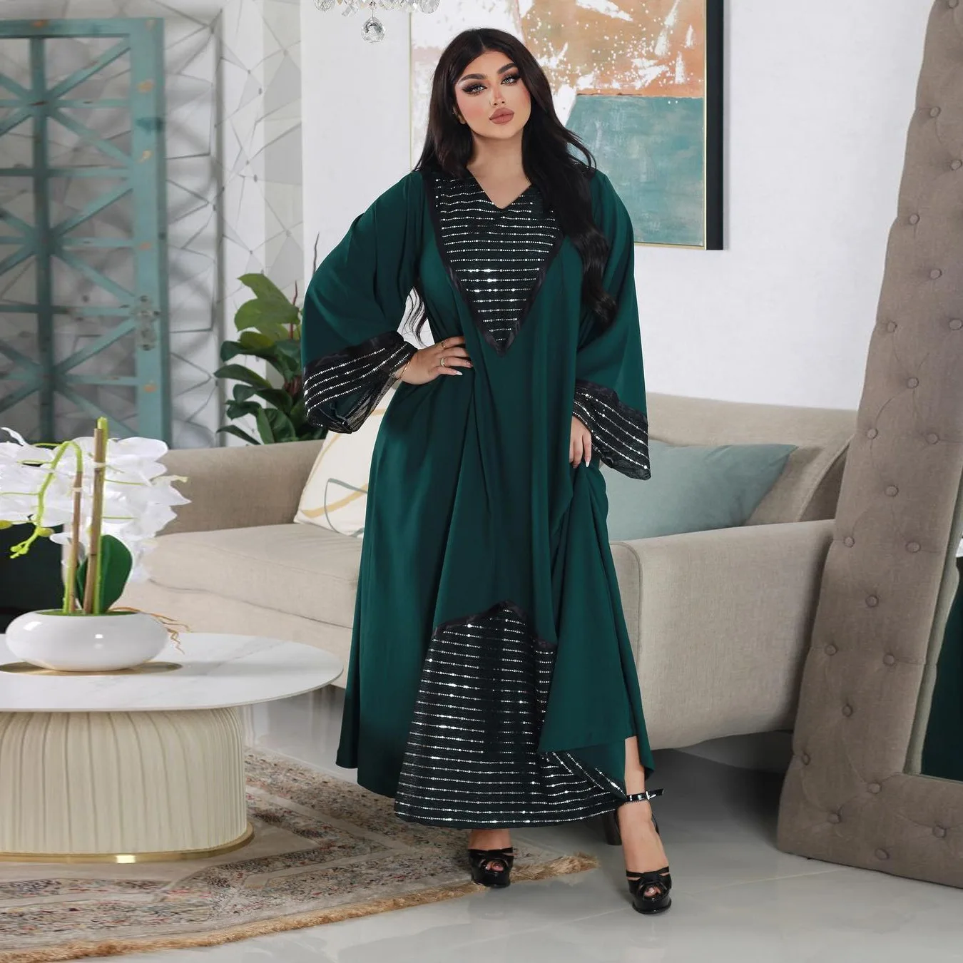 

2024 Eid Abaya Muslim Women's Embroidered Sequin Dress Middle East Arab Dubai Clothing V-neck Big Swing Robe Kaftan Long Dresses