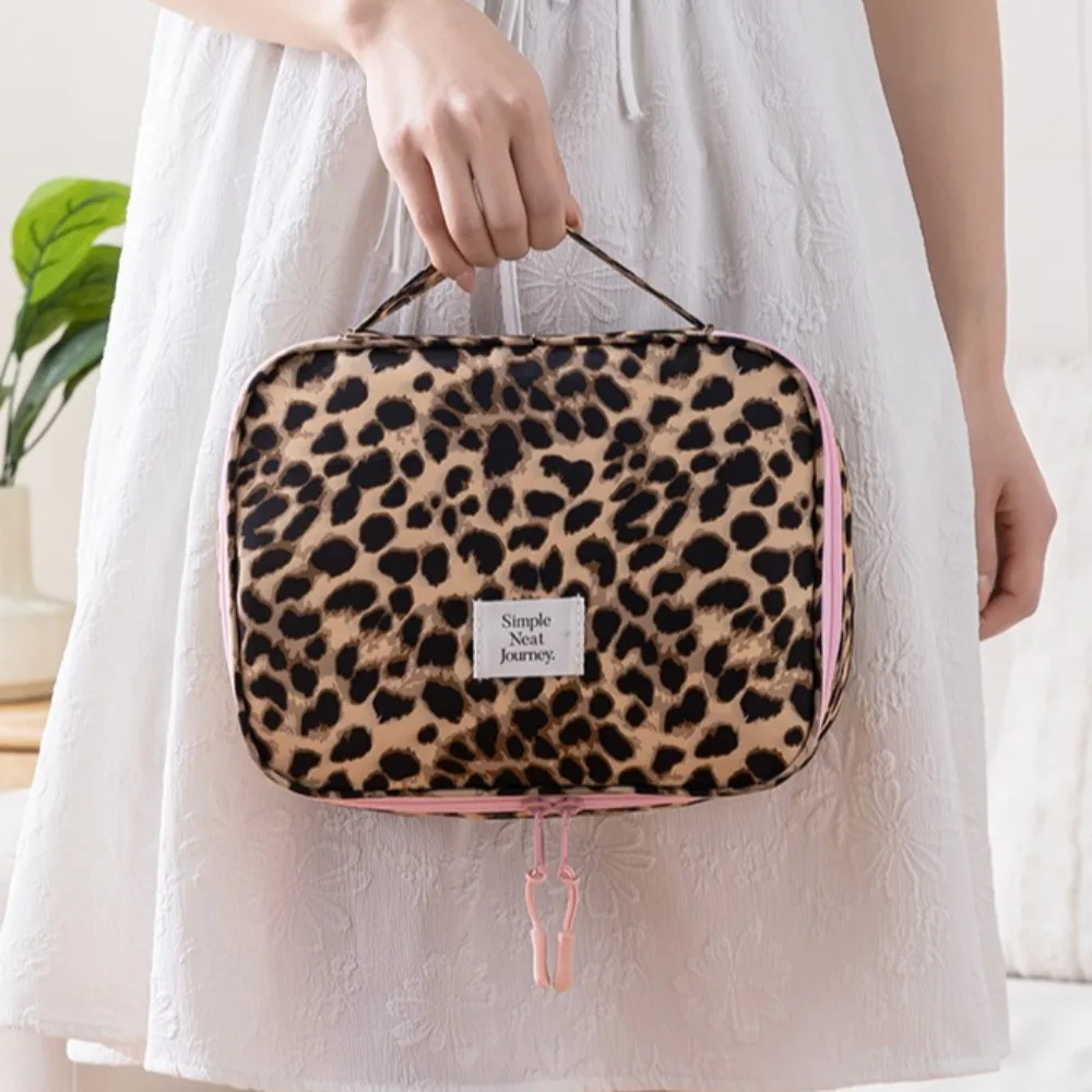 Leopard Print Travel Makeup Bag Cosmetic Organizer Portable Luggage Organizer Bag Toiletry Pouch for Women Outdoor Travel