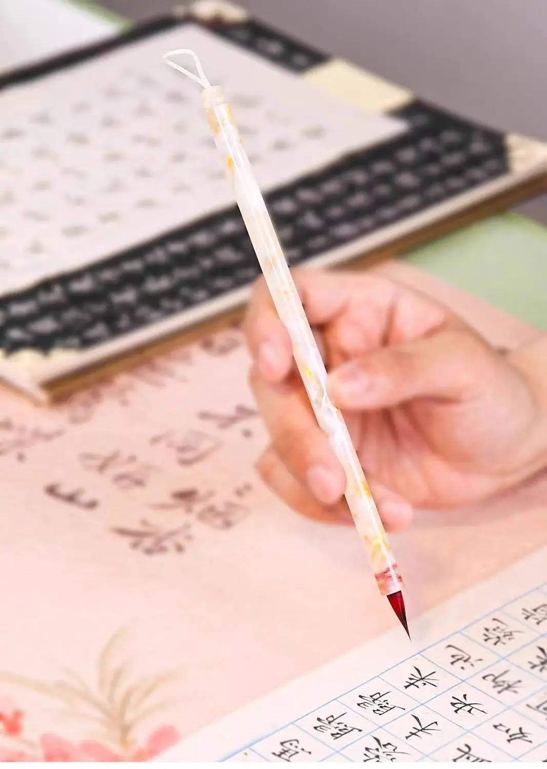 Kalligrafie-Pinsel mit Rotem Wolfshaar, Kleiner Schaft, Dünner Goldener Körper, Hakenförmiger Stift für Präzisionsarbeiten – Detail 2