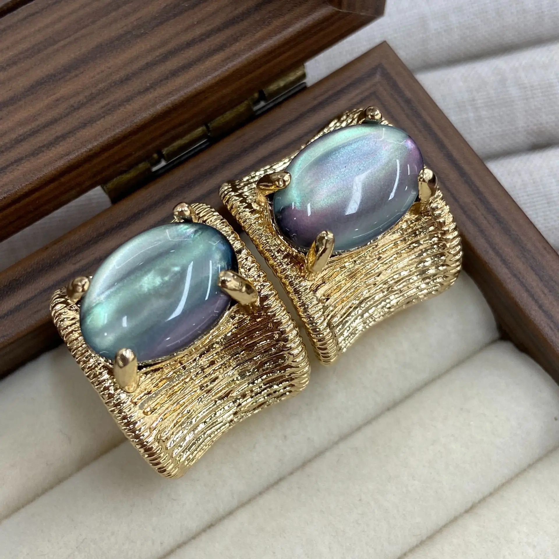 Antique Texture C Frame Earrings Cabochon Natural Gemstone Stud Earrings Multicolor Oval Stone Boho Statement Jewelry Gold Color