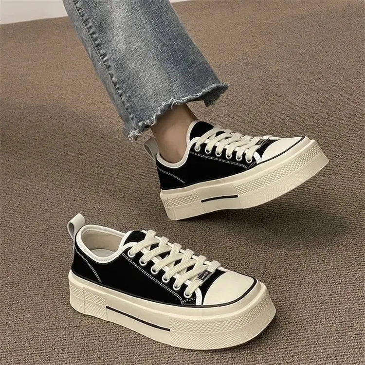 

2024 New Canvas Small White Women's Round Head Version Thick Sole Single Retro Square Head Casual Shoes Women Sneakers