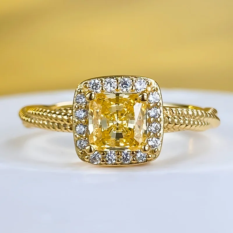 

2023 New Fashion S925 Silver 5 * 5 Sugar Yellow Diamond European and American High Carbon Diamond Versatile INS Simplicity