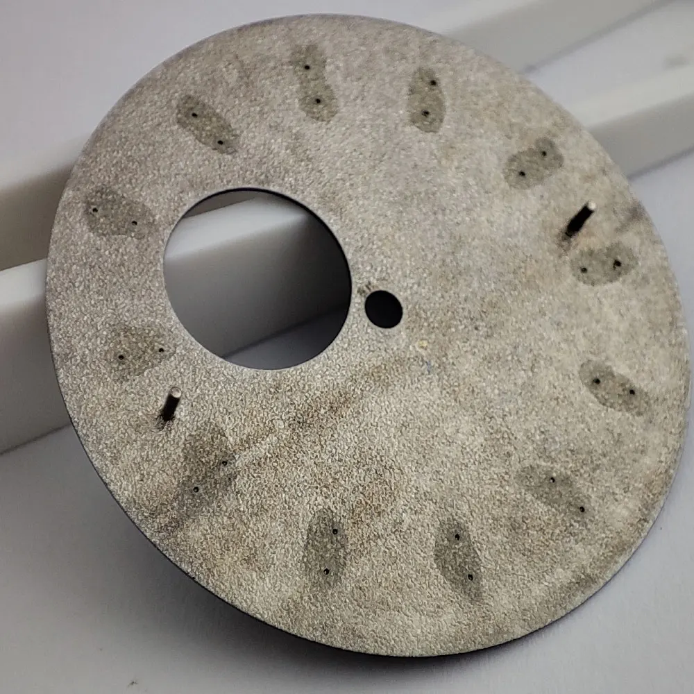 قرص 35 ملم NH38 قرص ساعة عصرية مع مجموعة متنوعة من الألوان قرص NH38 مناسب للساعة لحركة NH38 للرجال