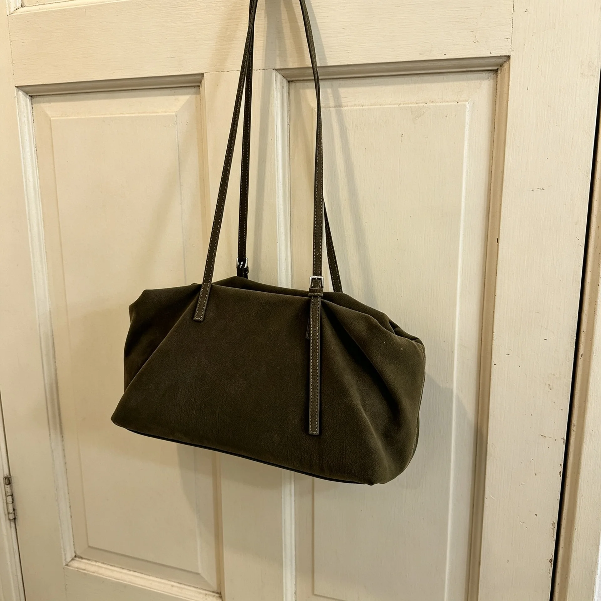 2026 – Neuerscheinung – Große Pendler-Umhängetasche – Minimalistische Mode – Kissen-Stil Damenhandtasche – Leichtgewicht-Nylon – Detail 17