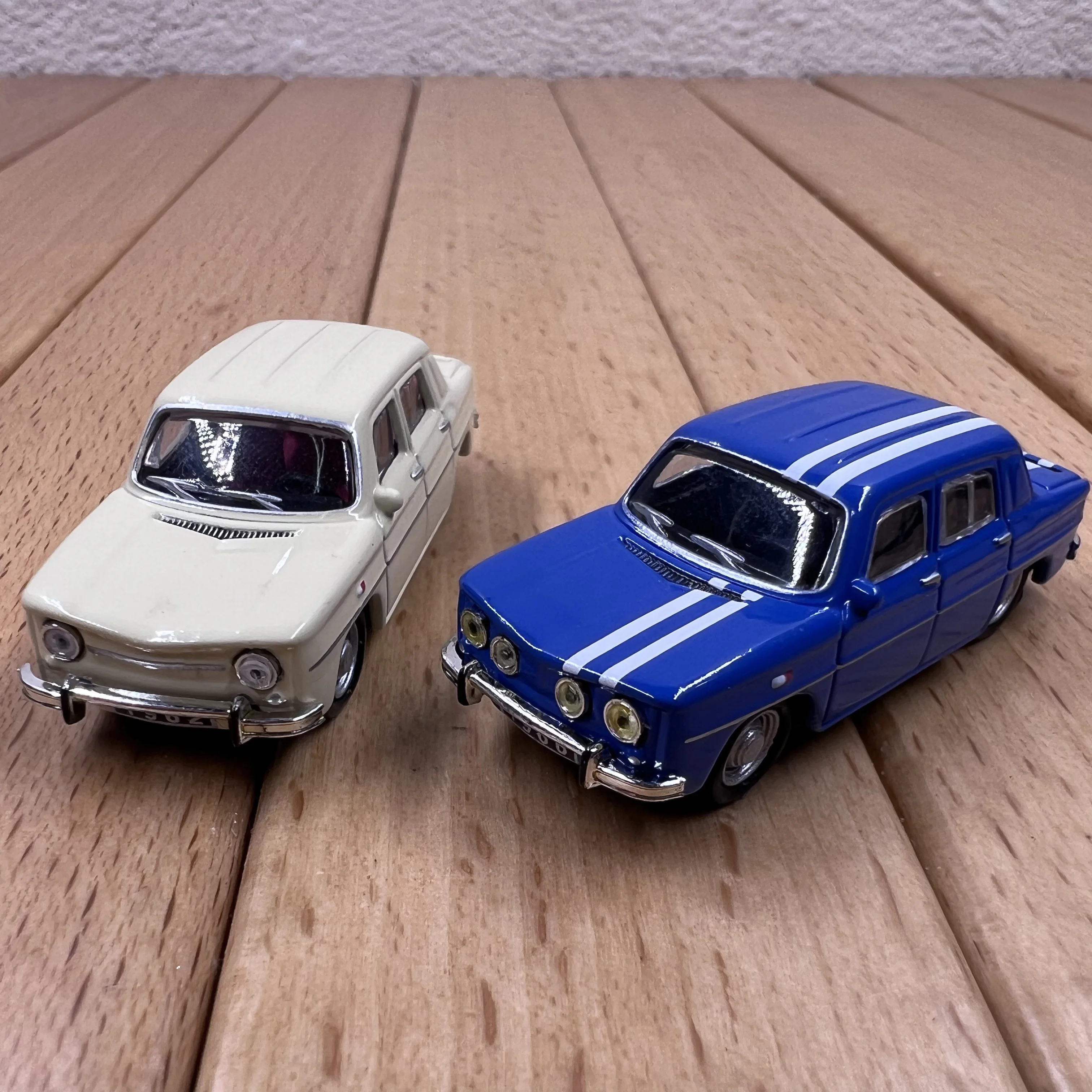 Diecast Alloy 1:87 Scale 1962/66 8th Generation Vintage Cars Model Adult Toys Classics Collection Ornament Souvenir Gift Display