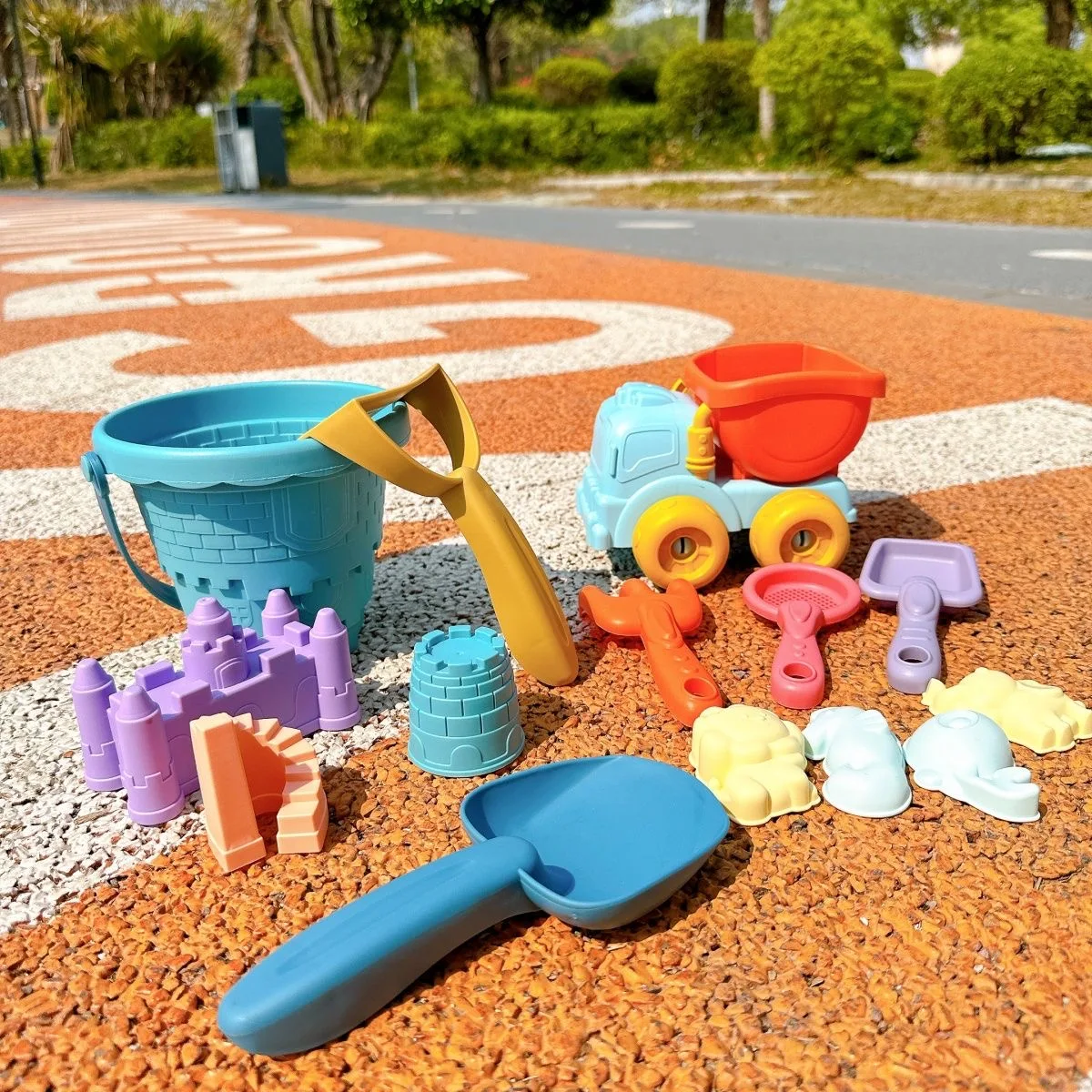 Ensemble de jeu de sable de plage pour enfants, Kit de jouets d'eau pour bébé avec seau de fuite de sable, outils de creusement, véhicules de plage pour le bord de mer, jouet d'extérieur amusant
