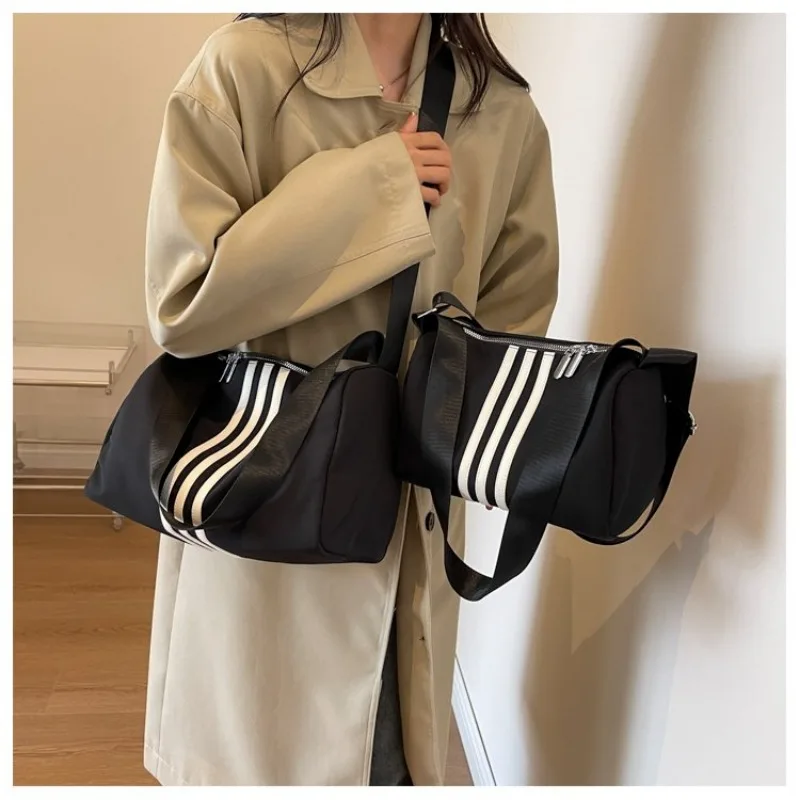 

Dashing Maillard Style Work Портативная стильная простая креативная женская сумка подходит для покупок Spree Downtown