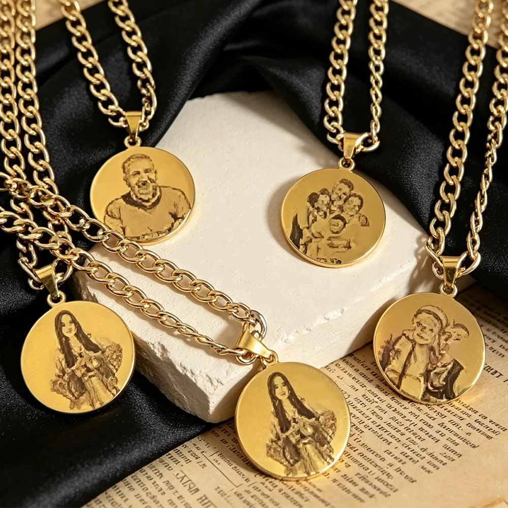

Custom Fashion Cuban Chain Photo Pendant Necklace Stainless Steel Personalized Male Female Portrait Photo Necklace Couple Gifts