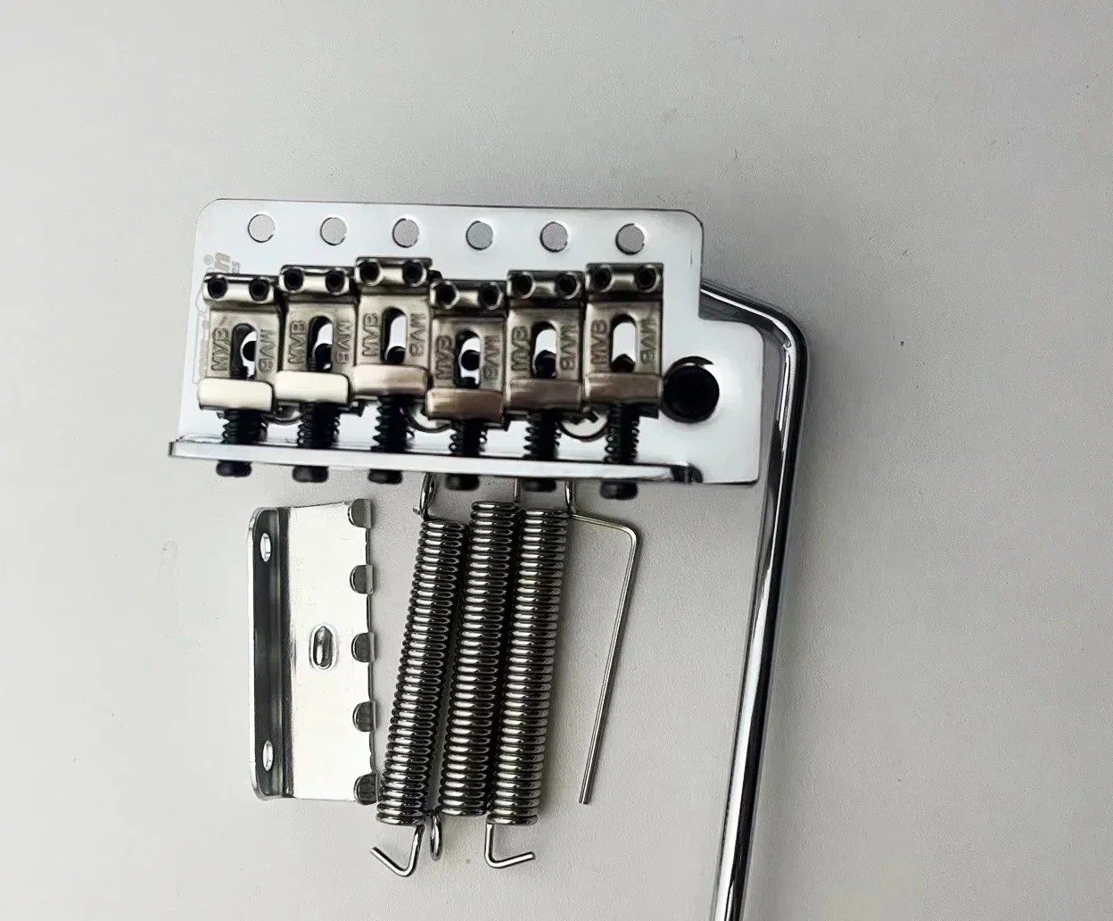 

Wilkinson WOV03 Vintage Tremolo Bridge Chrome Silver 54mm (2-1/8 Inch) Guitar Hardware