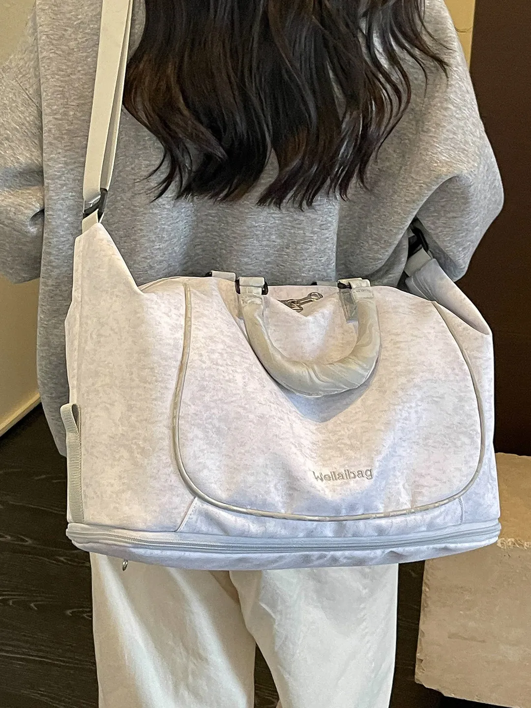 casual-fashionable-large-capacity-separate-wet-and-dry-fitness-bag-travel-bag-for-women-simple-expandable-storage-luggage-bag