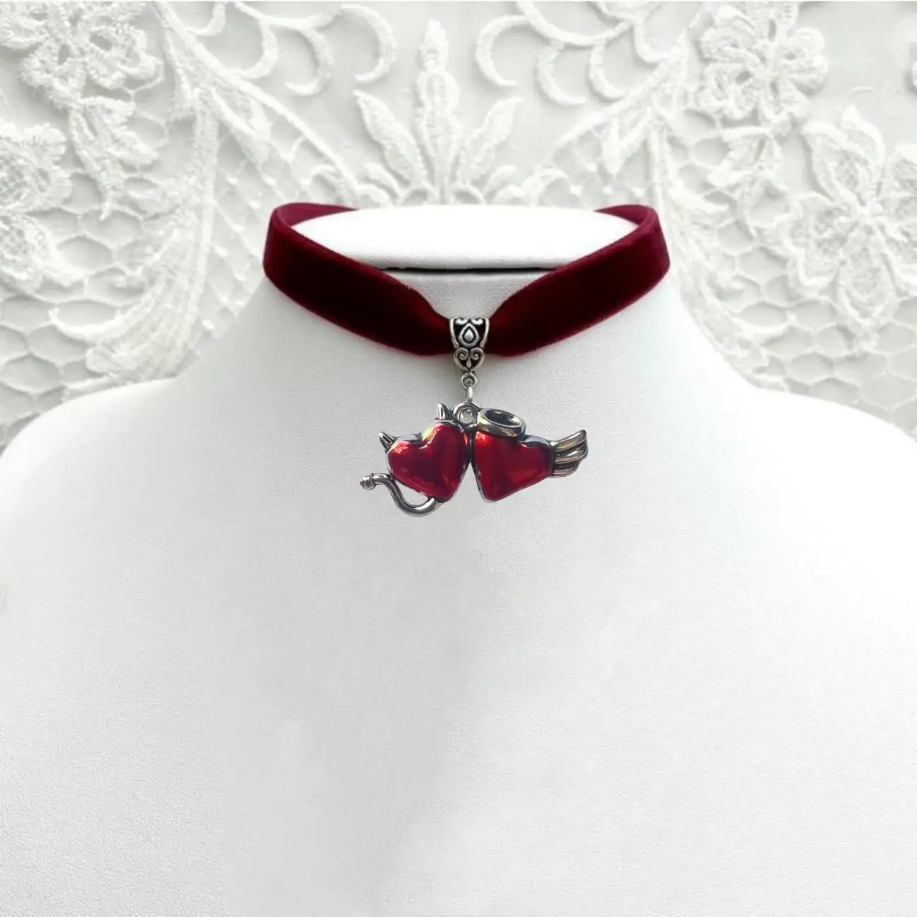 Europe and America Black Drop Glue Demon Heart-shaped Imitation Plush Fabric Necklace Women Gothic Halloween Punk Party Necklace