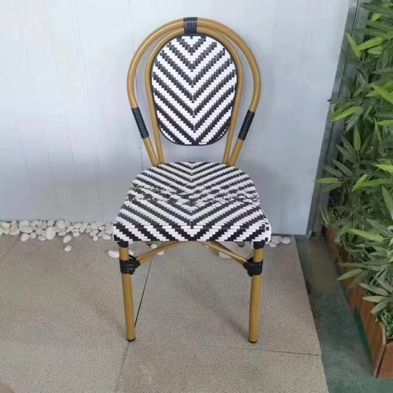 

Мебель для патио: уличный стул из ротанга для кафе