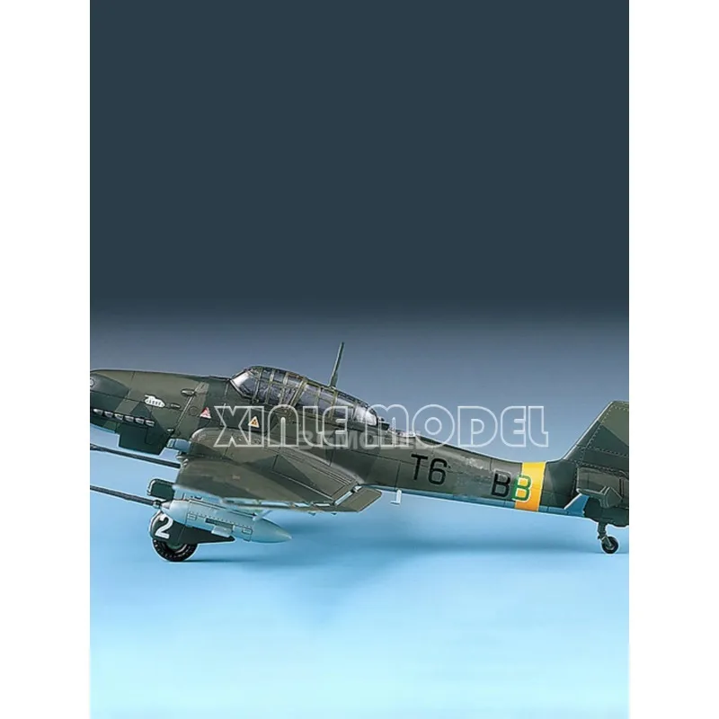 Academy 12450 Ju87G-1 Stuka "Tank Buster" 1/72, Kit de modèle d'avion à assembler en plastique, jouet à monter soi-même
