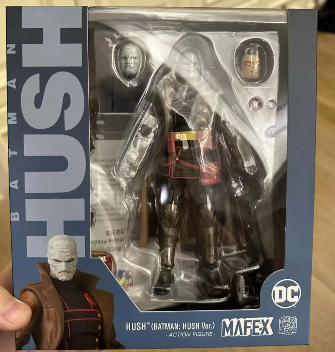 

In Stock New Medicon Mafex 105 Batman Hush Batman Action Movie Figure Collectible Toy Gift