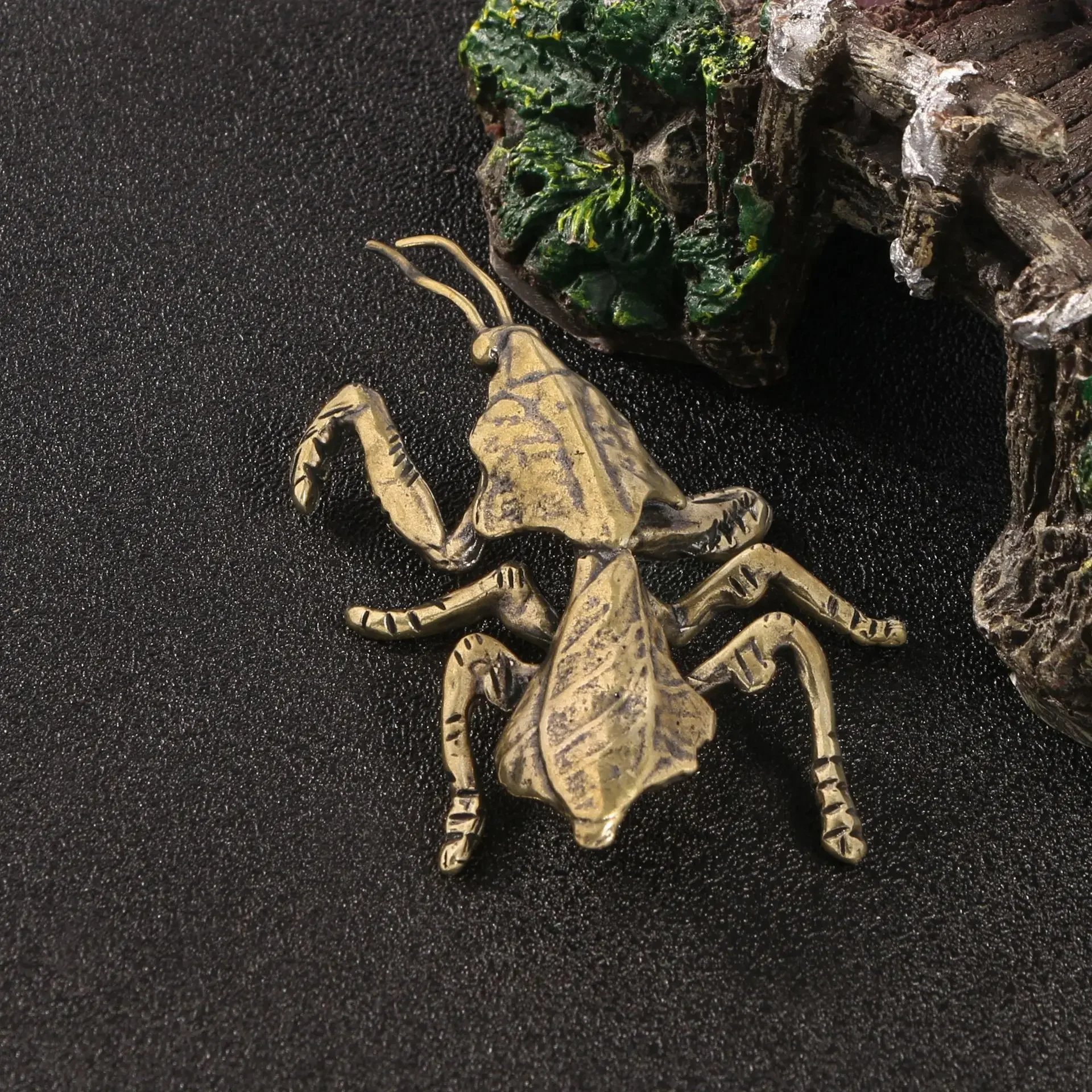 Brass Gaint Devil’s Flower Mantis Copper Figurines Insect Miniatures Desktop Decoration Micro Carved Antique Retro Home Decor