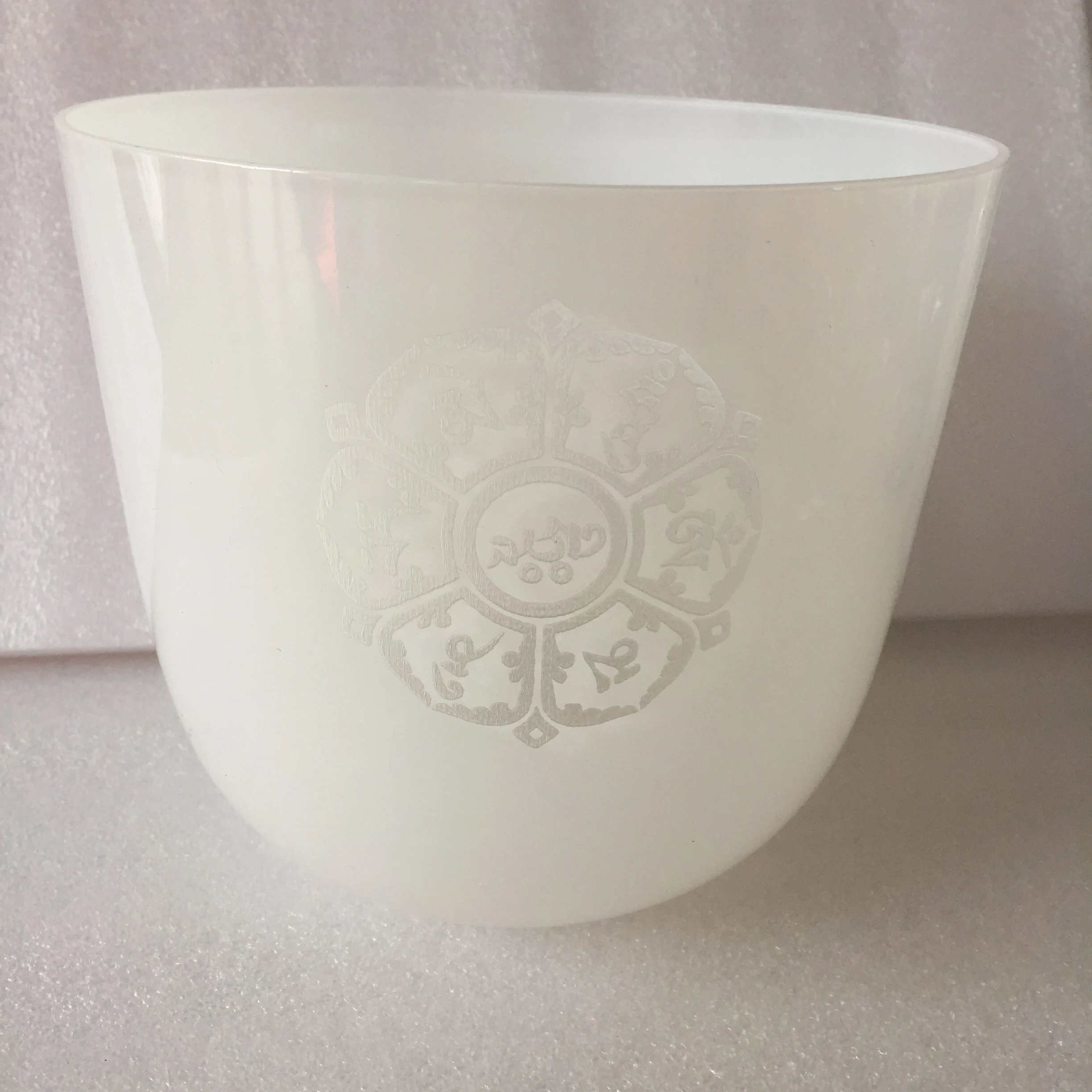 432HZ Crystal singing bowl With carved design 3rd octave perfect musical note B Crown chakra