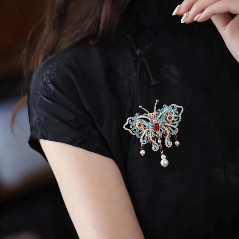 

Elegant Classical Chinese Butterfly Brooch Unique Design Pin For Coat Autumn Winter Female Daily Fashion Wear Decor Accessory