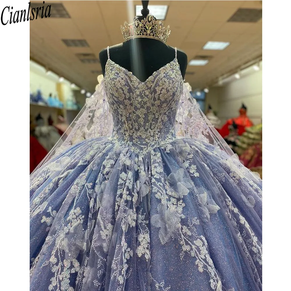 Quinceanera Kleider Mit Cape 2022 Spaghetti-trägern Lila Süße 15 Prinzessin Party Ballkleid Spitze Appliques Perlen 3D Blumen