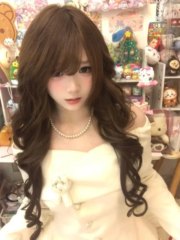 

Уникальный комплект из двух предметов: топ с открытыми плечами и юбка-карандаш. Модный облегающий костюм для женщин на осенне-зимний сезон.