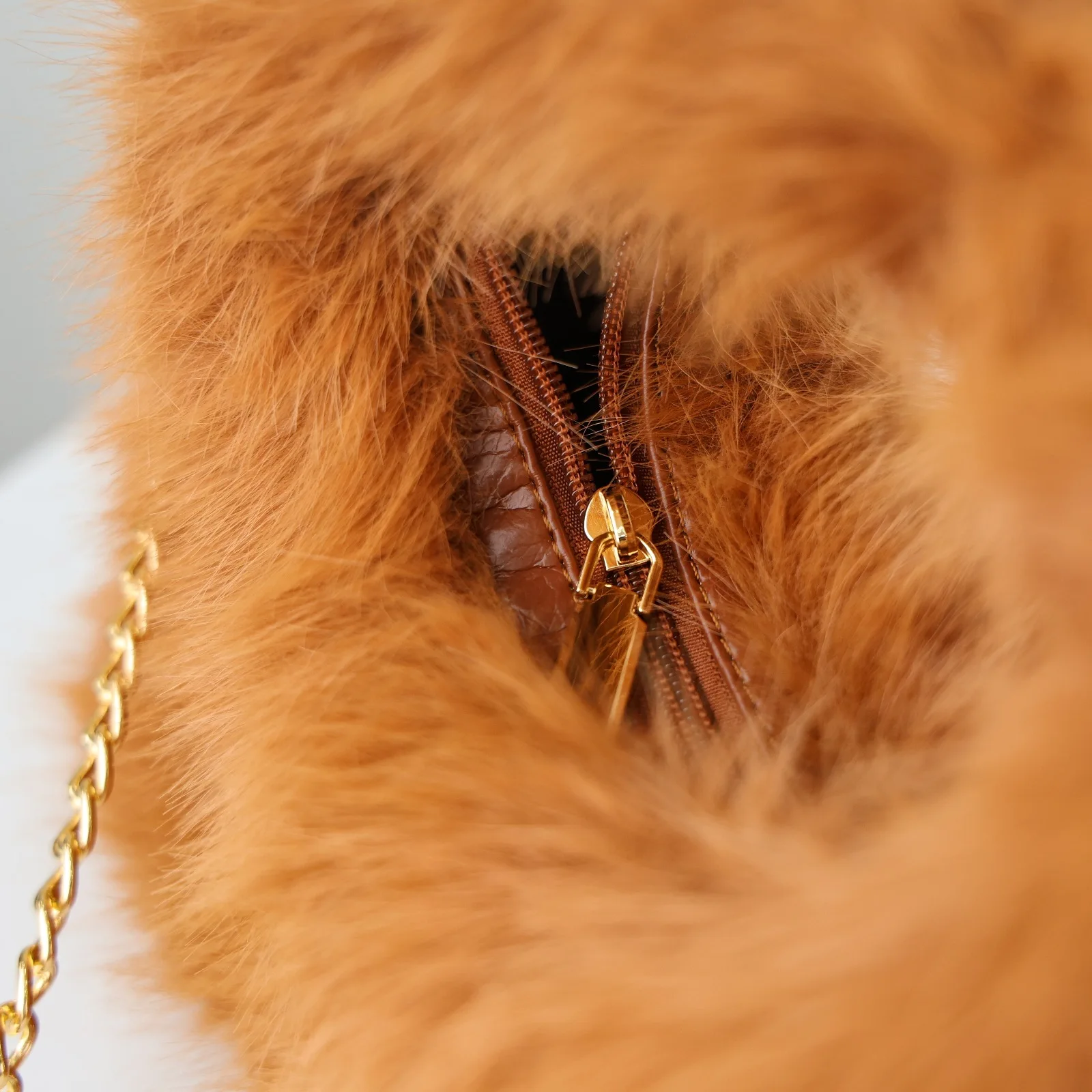 Torebki damskie jesienno-zimowe z imitacji futra lisa, modne pluszowe kopertówki, amerykański elegancki luksusowy design, torebka crossbody na łańcuszku.