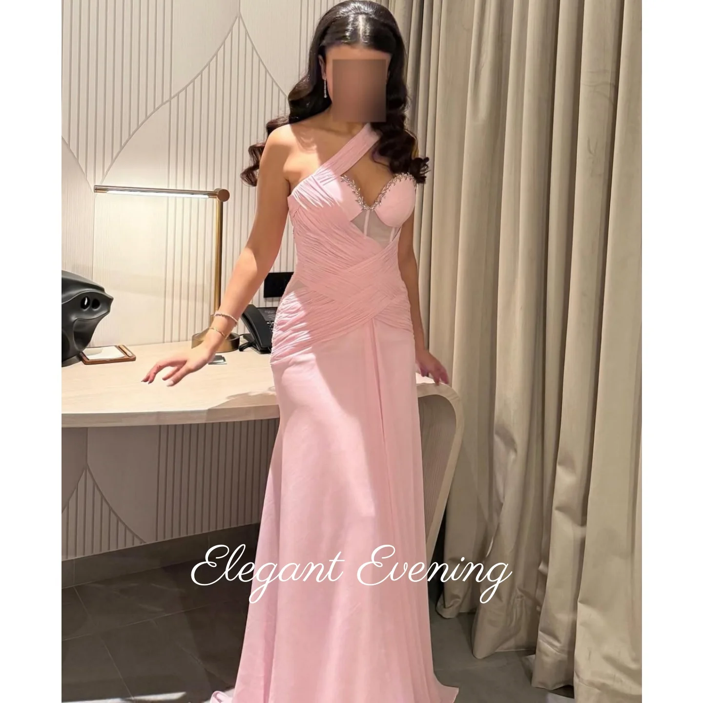 

Розовое шифоновое вечернее платье на одно плечо с оборками, платья для выпускного вечера, торжественное платье, платье для свадебной вечеринки в Саудовской Аравии по индивидуальному заказу