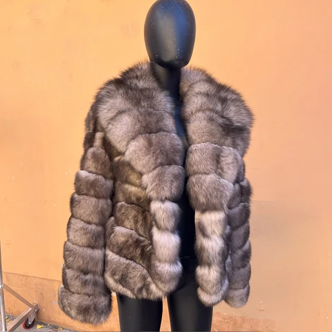 Женское короткое пальто из лисьего меха