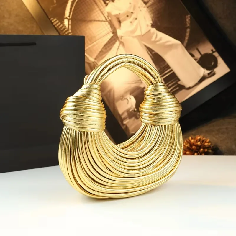 

Персонализированные и креативные женские сумки, нишевые проволочные сумки, сумки для лапши, новые модные и универсальные сумки для девочек 2025 года.