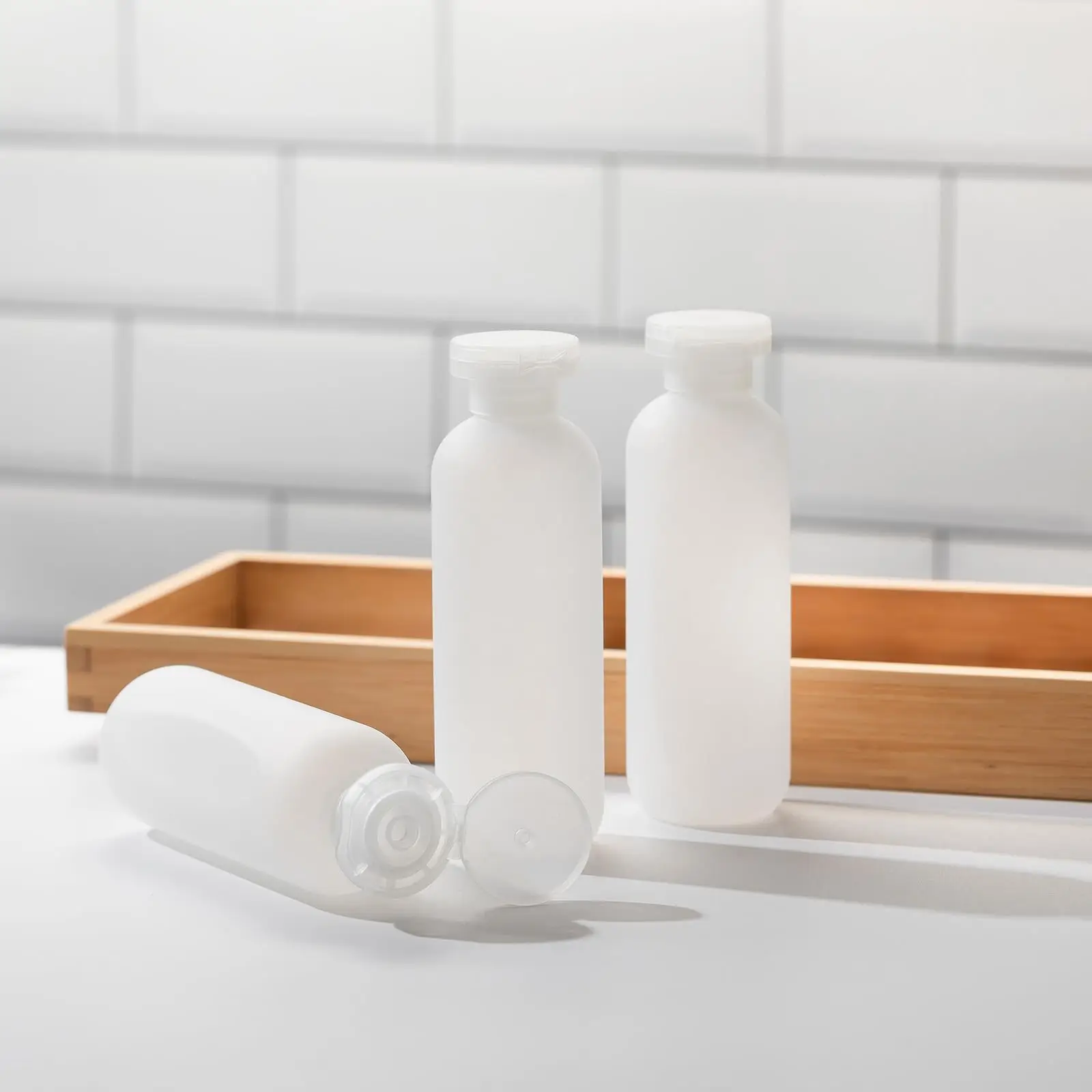 200ML/6.7oz Travel Shampoo Bottle, Empty Plastic Squeeze Bottles with Flip Cap, 4PCS Lotion Container for Toiletries