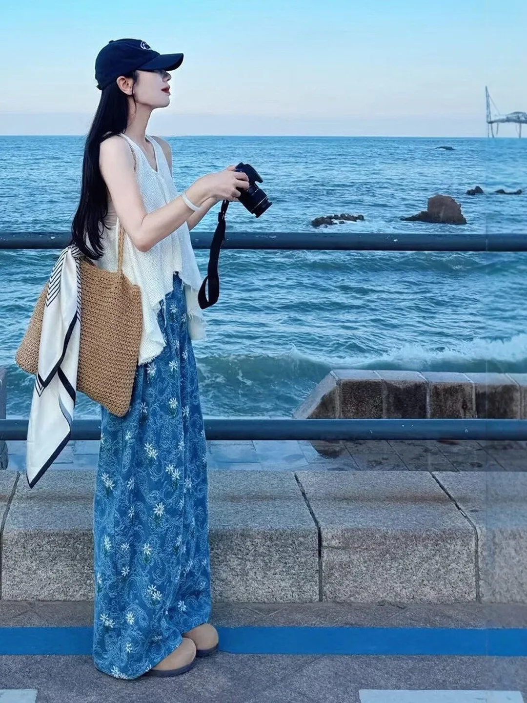 

Gentle Wind Beautiful Floral Print V-neck Top Wide Leg Pants Two-piece Set Complete Summer 2026 Fashion Ensemble