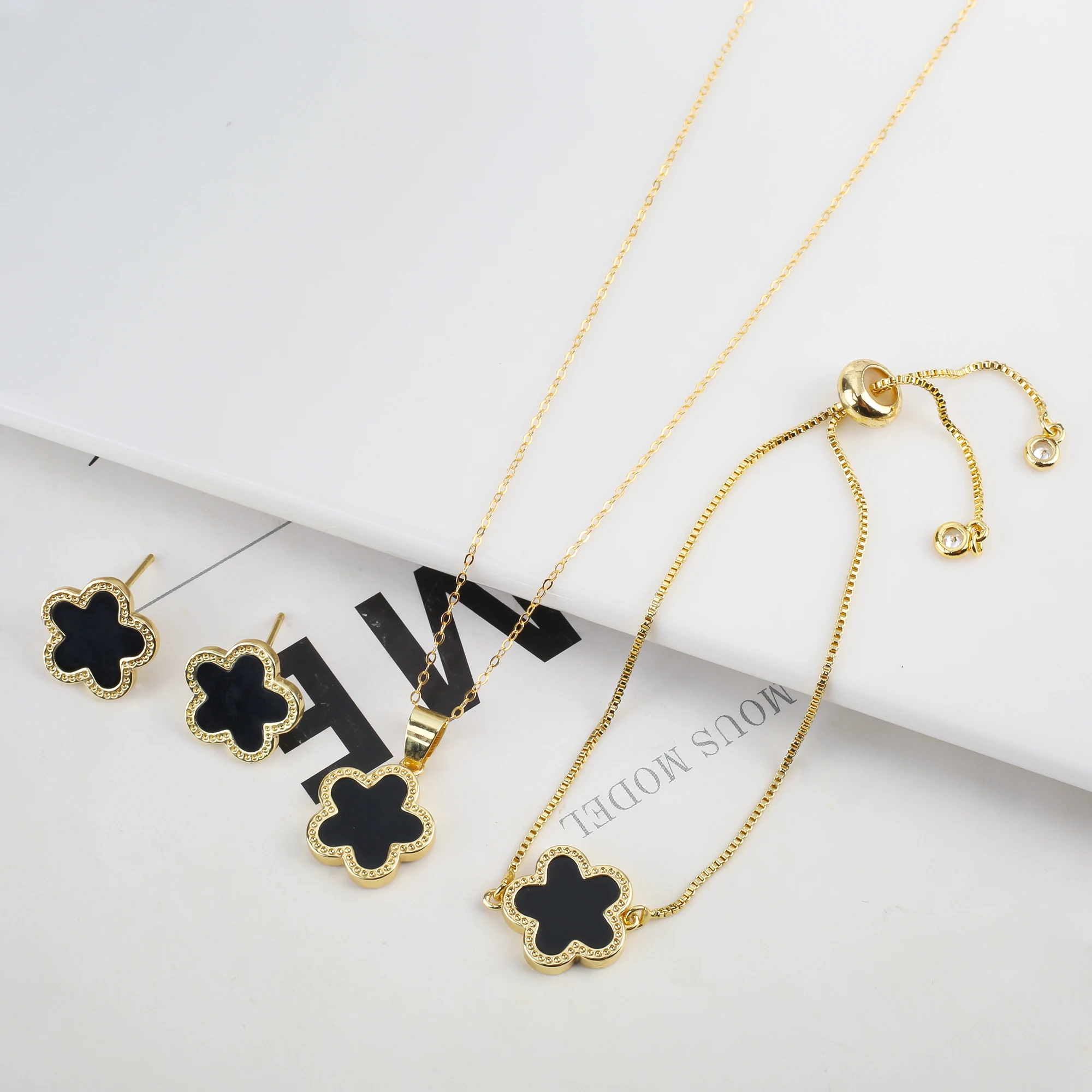 Double-Sided New Plum Blossom Plant Five Leaf Flower Jewelry Set Shell Creativity High Quality Five Pointed Star Women Clover