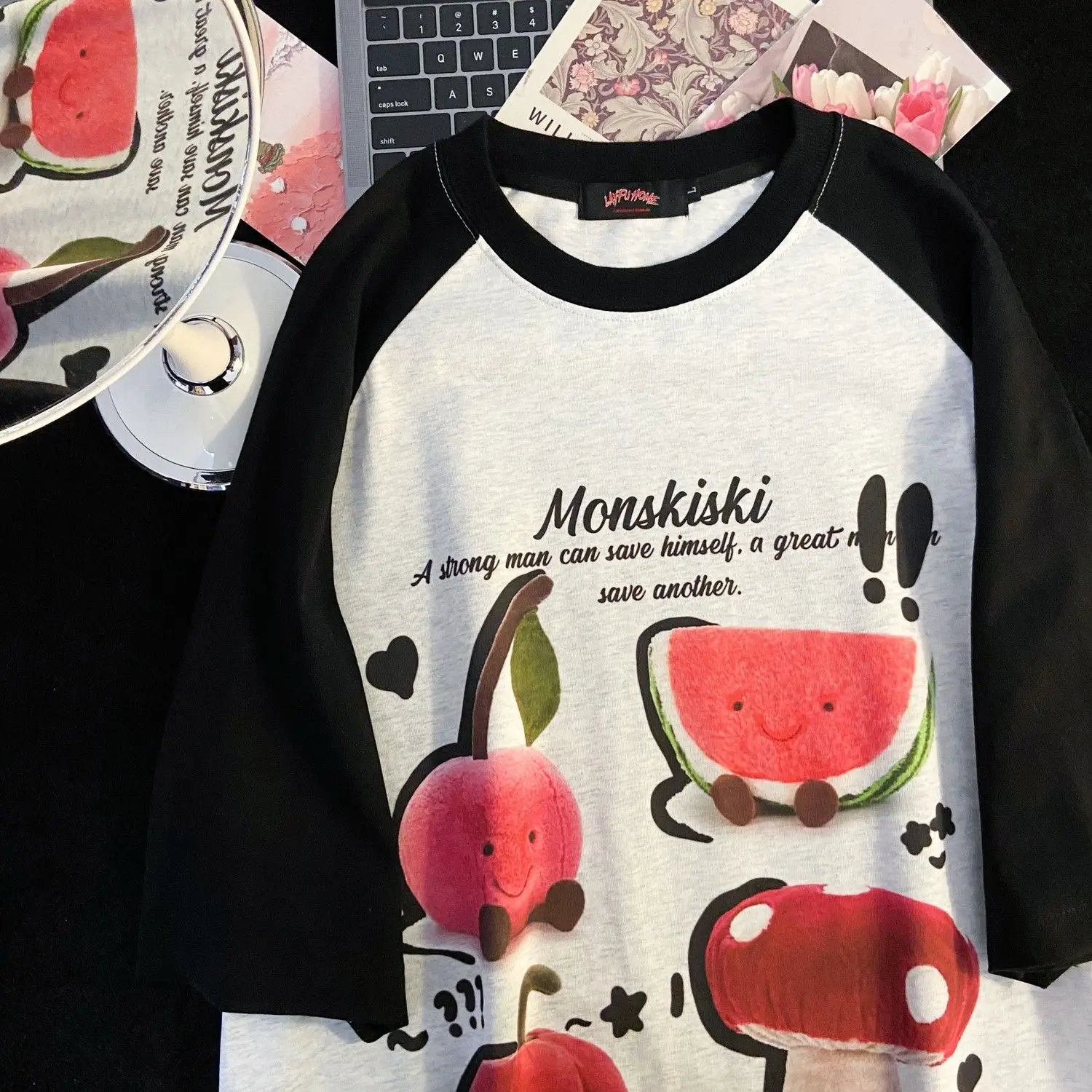 Creative Personality Cute Fruit Print Raglan Sleeve Stitching Design Niche T-Shirt Female Summer New Couple Women Men 2023 New