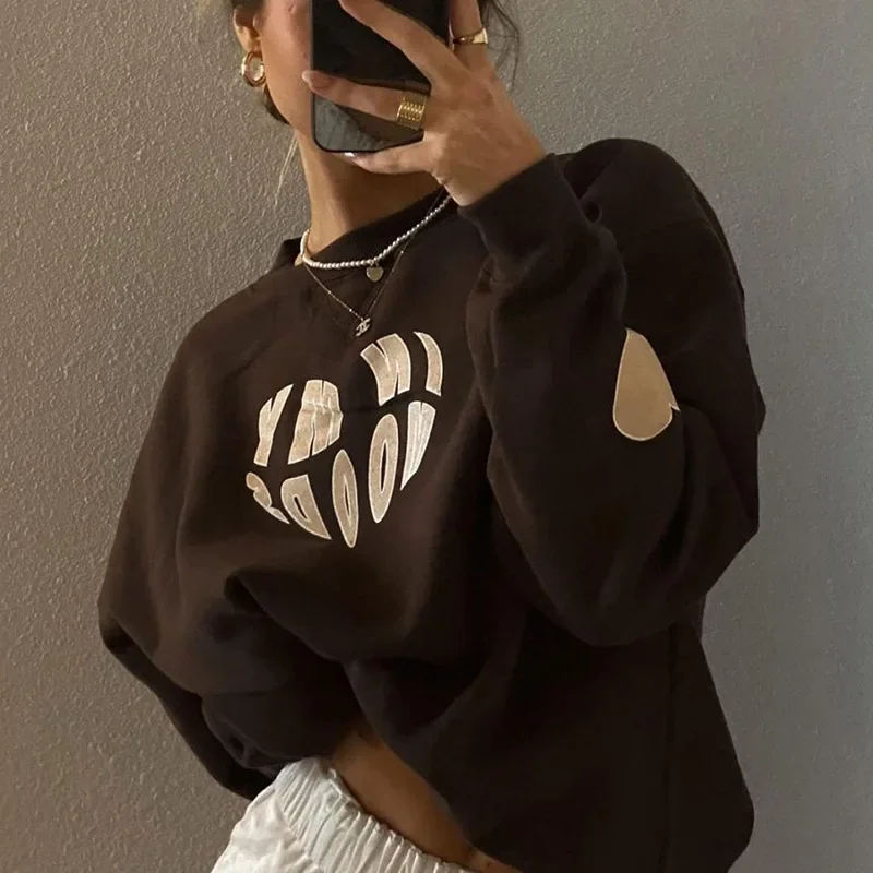 

2000s Aesthetic Cute Hoodies Women Casual Autumn Brown Tops Oversized Crewneck Sweatshirt Heart Print Long Sleeve Pullovers Y2K