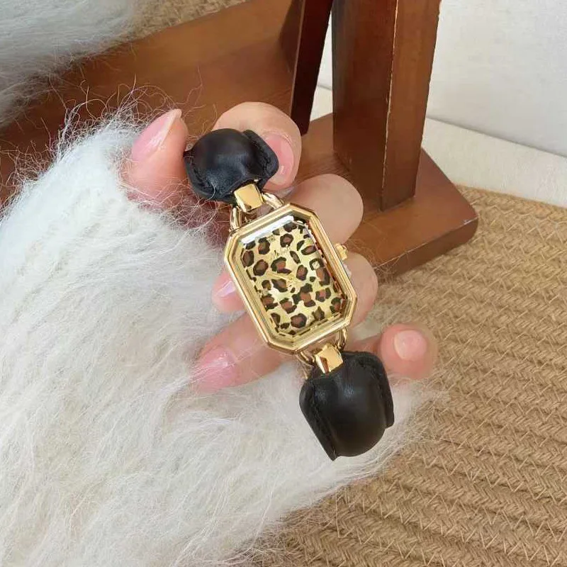 2026 New Retro Square Small Dial Leather Watch Women's High-end Fashion High-Quality Elegant Watch Accessories Women's Gift